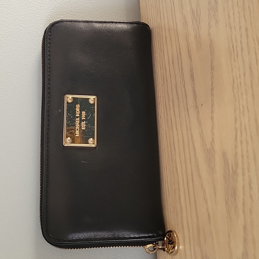 Michael Kors Genuine Black Lamb Skin Leather Full Zip Wallet w Shiny Gold Lining